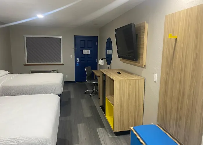 Days Inn By Wyndham El Paso West