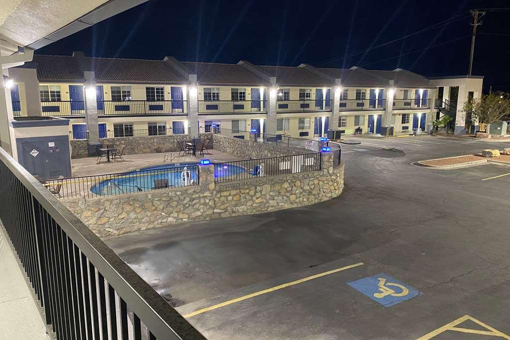 Hotel Days By Wyndham West 2*